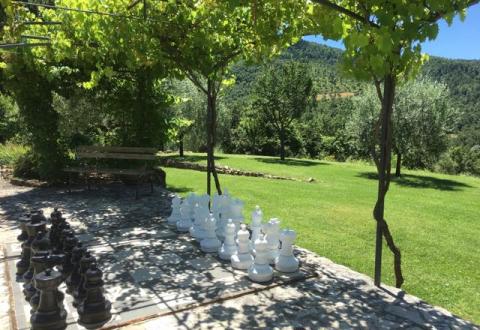 The tennis court terrace, with chessboard