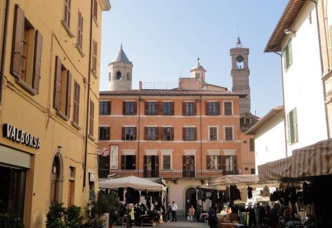 Citta di Castello on market day
