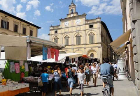 Citta di Castello on market day