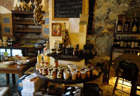 Restaurant and shop with local produce, Monterchi