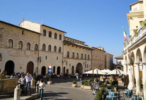 The main square in Assisi in October